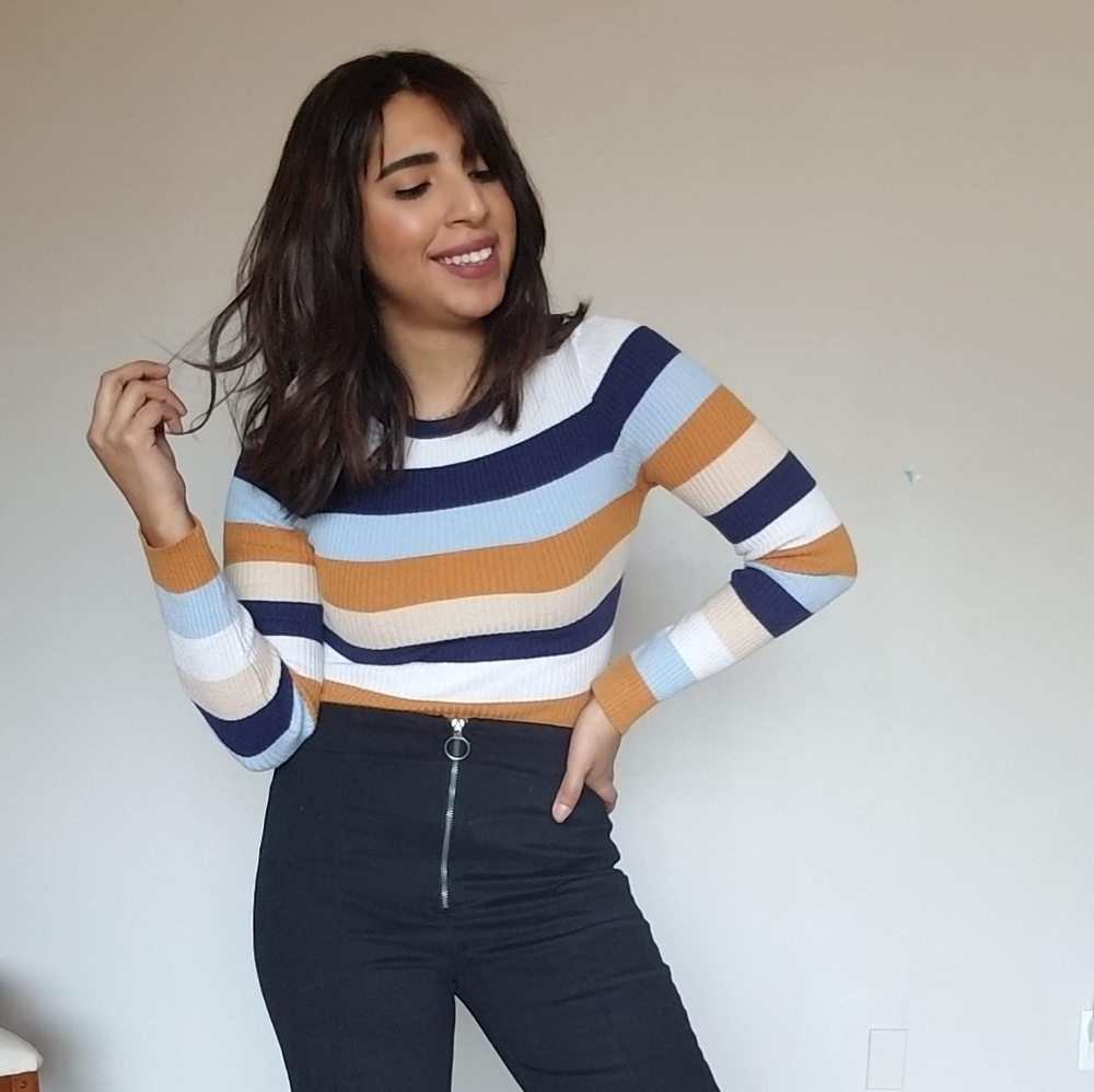 FOREVER 21 BLUE ORANGE CREAM STRIPED TOP MEDIUM